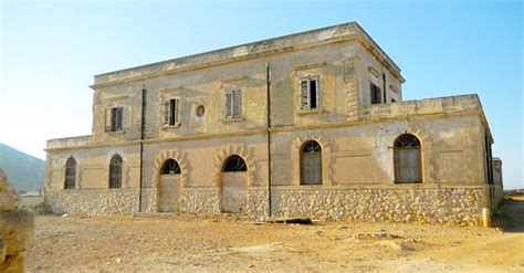 dai Florio ai Prada: la Storia della Masseria Ottocentesca di 